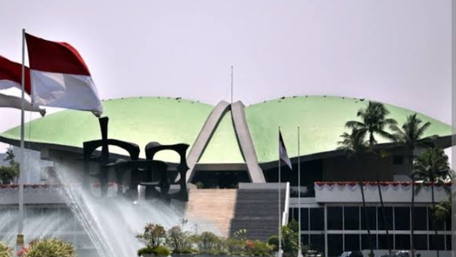 Menteri Natalius Pigai Usulkan Agar Halaman DPR Jadi Tempat Demo